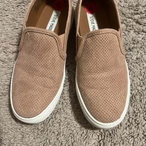 Blush colored Steve Madden shoes size6